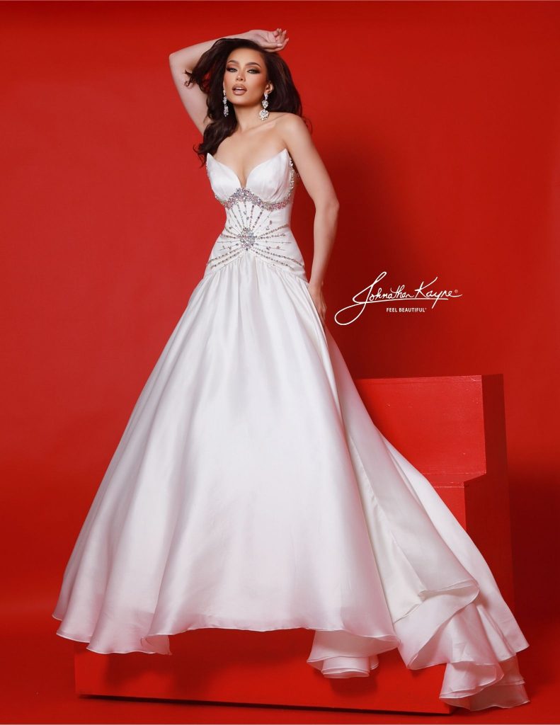 white pageant ballgown, ballgown, strapless white pageant gown, strapless white ballgown, teen pageant gown, white pageant gown teen, bridal gown, strapless bridal gown, princess bridal gown, bridal ballgown, strapless bridal ballgown